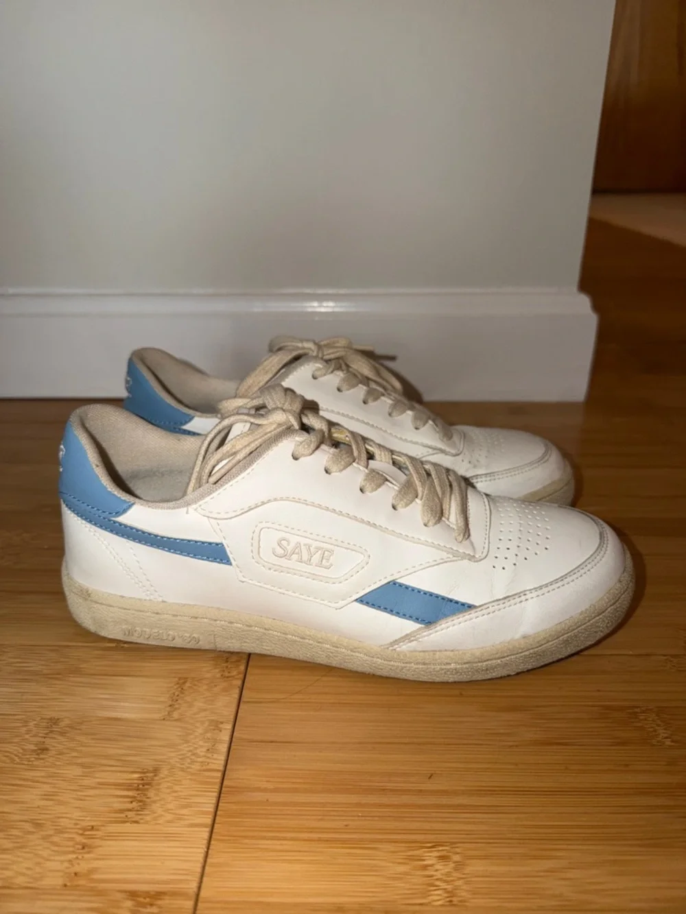 Saye Sneakers